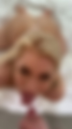 [OnlyFans.com] Elle Brooke (@ellebrookeuk)/19-06-20 5026789 Sloppy blowjob, rimming & swallowing cum. Part 3 of 3 1080x1920.mp4