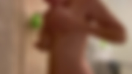 Bumpinbaccas/Bumpinbaccas_Shower-sucking-and-expressing-milk.mov